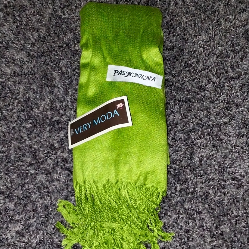 Pashmina Green Scarf NEW
